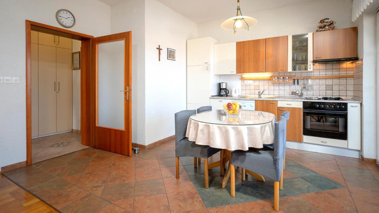 Apartment Nela Kalina Jelsa  Exterior photo